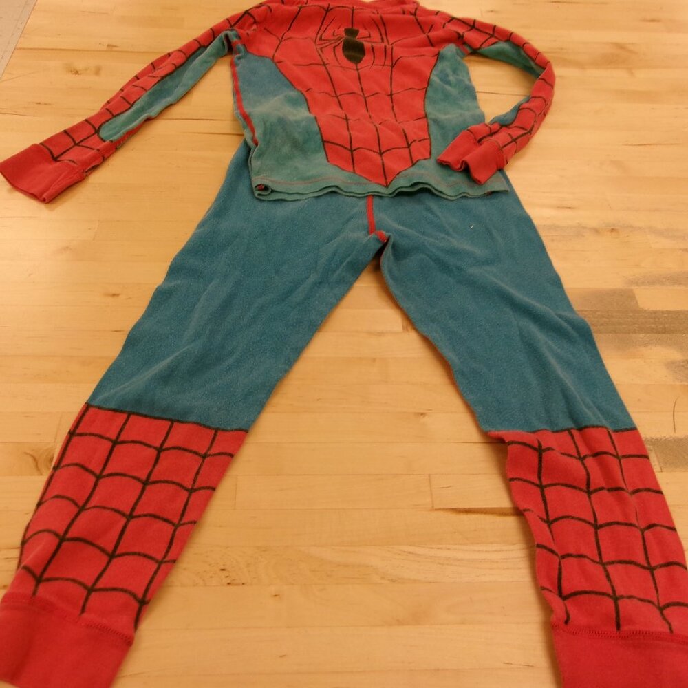 Marvel Spider-Man Superhero 2 Piece Costume Pajamas Set Top Bottoms Size 5 Boys